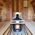 Scandinavian Wellness Met Hottub & Sauna *