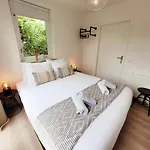 Scandinavian Wellness Met Hottub & Sauna