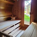 Scandinavian Wellness Met Hottub & Sauna