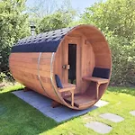 Scandinavian Wellness Met Hottub & Sauna Ewijk