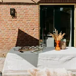 Scandinavian Wellness Met Hottub & Sauna