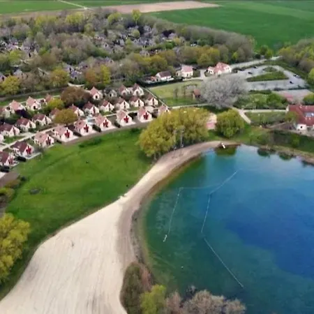 Scandinavian Wellness Met Hottub & Sauna *