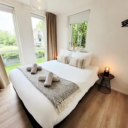 Scandinavian Wellness Met Hottub & Sauna * Ewijk