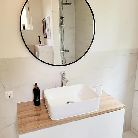 Scandinavian Wellness Met Hottub & Sauna *