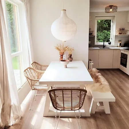 Scandinavian Wellness Met Hottub & Sauna Ferienhaus Ewijk