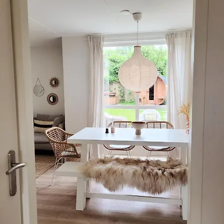 Scandinavian Wellness Met Hottub & Sauna