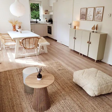 Scandinavian Wellness Met Hottub & Sauna