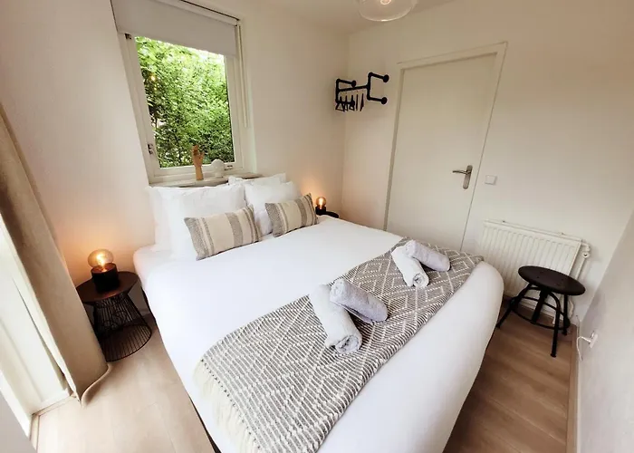 Scandinavian Wellness Met Hottub & Sauna