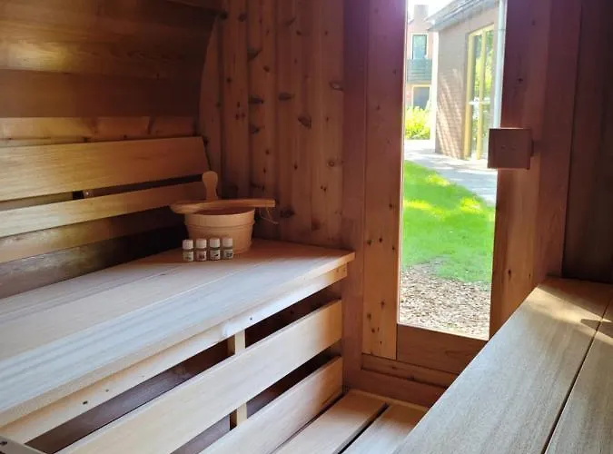 Scandinavian Wellness Met Hottub & Sauna
