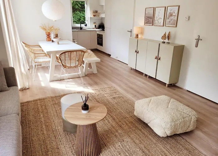 Scandinavian Wellness Met Hottub & Sauna