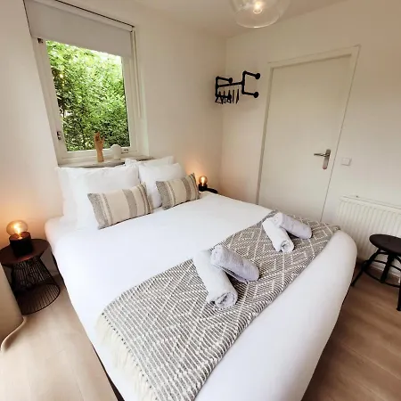 Scandinavian Wellness Met Hottub & Sauna