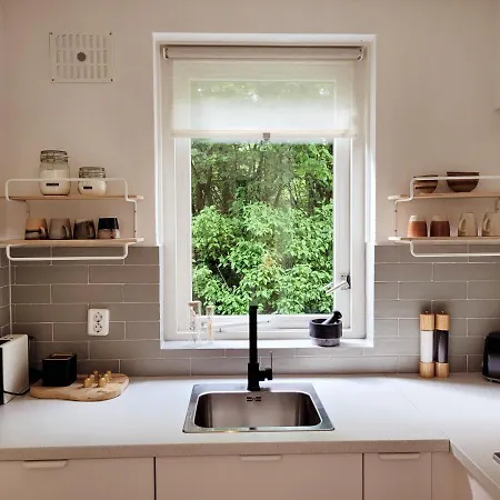 Scandinavian Wellness Met Hottub & Sauna Ewijk