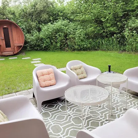 Scandinavian Wellness Met Hottub & Sauna Ferienhaus