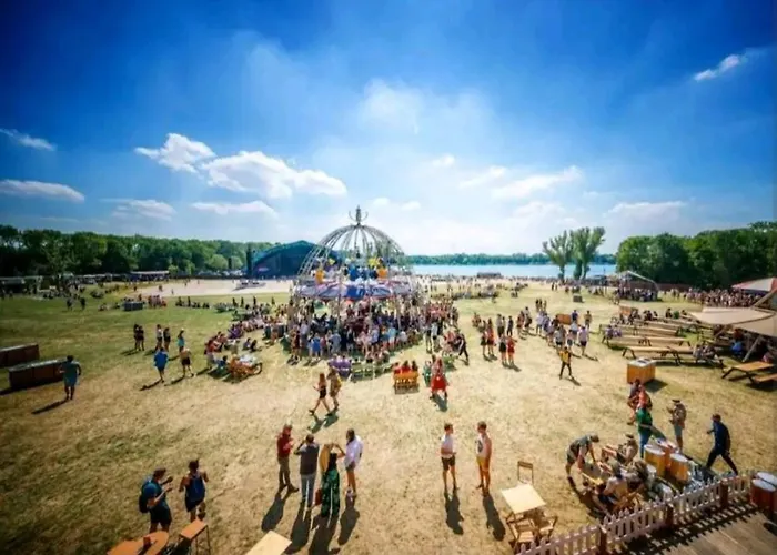 Scandinavian Wellness Met Hottub & Sauna *