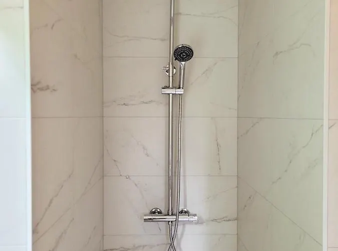 Scandinavian Wellness Met Hottub & Sauna 別荘 *